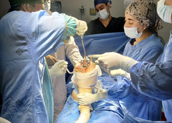 Knee Surface Replacement for Right Knee Deformity And Dysfunction-czmeditech2