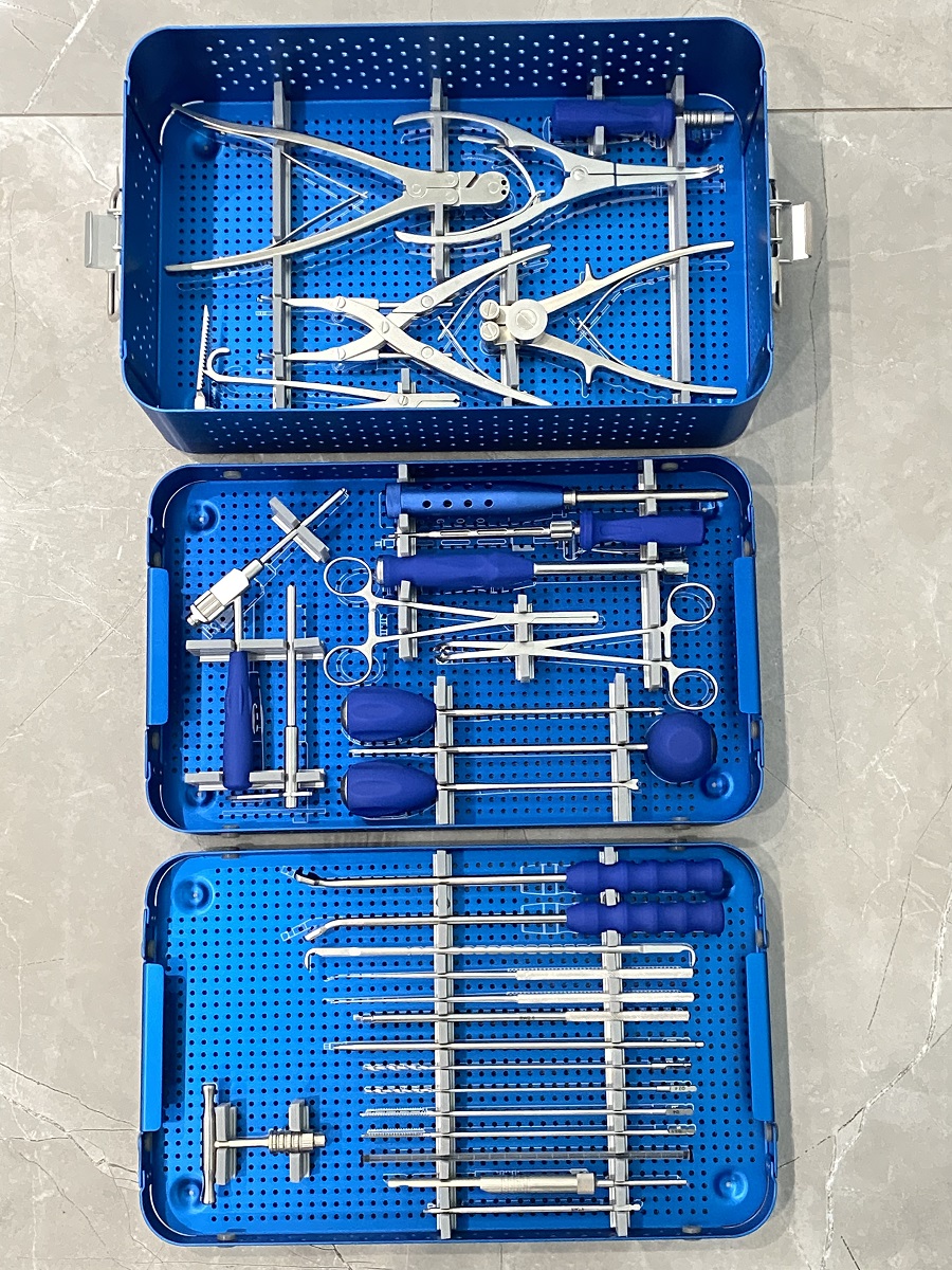 Set di strumenti per la fissazione cervicale posteriore
